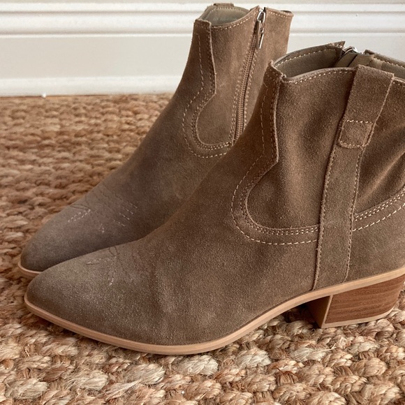 New: Dolce Vita x Anthropologie Amisha Western Boot. Suede. Size 8 - Picture 7 of 12